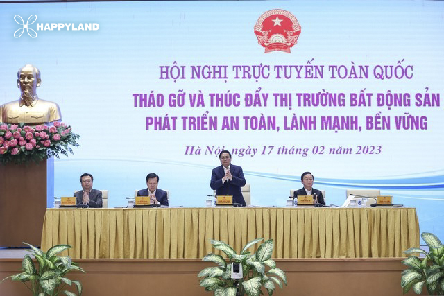 Chính phủ đang từng bước tháo gỡ những khó khăn ở thời điểm hiện tại